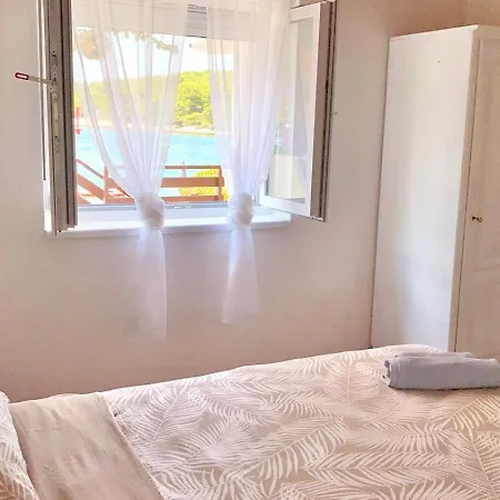 Semesterbostad Zdrelac Guest House Ždrelac