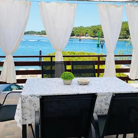 펜션 Zdrelac Guest House Ždrelac