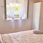 بيت للعطل Zdrelac Guest House Ždrelac