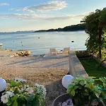 بيت للعطل Zdrelac Guest House *