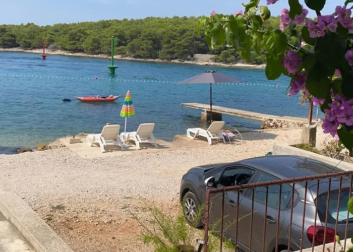 Ždrelac Guest House *